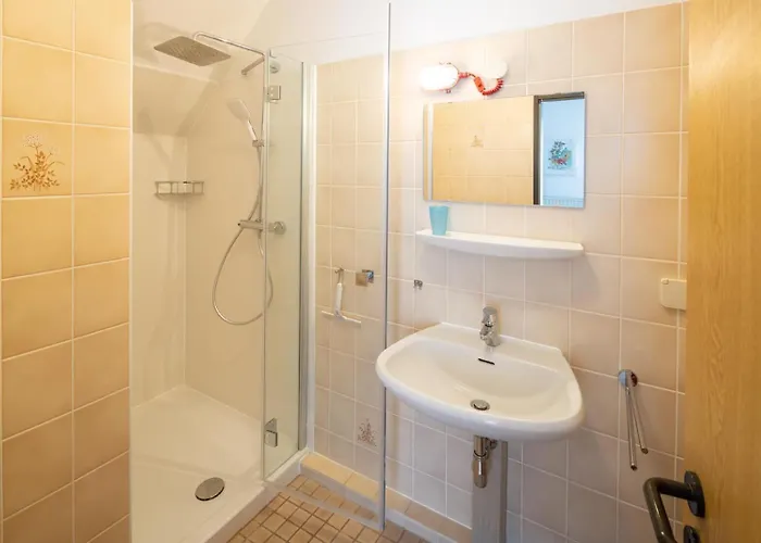 Holiday home Gemutliche 93m2fewo Mit 2 Schlafzimmern Und Seitlichem Seeblick Vom Balkon